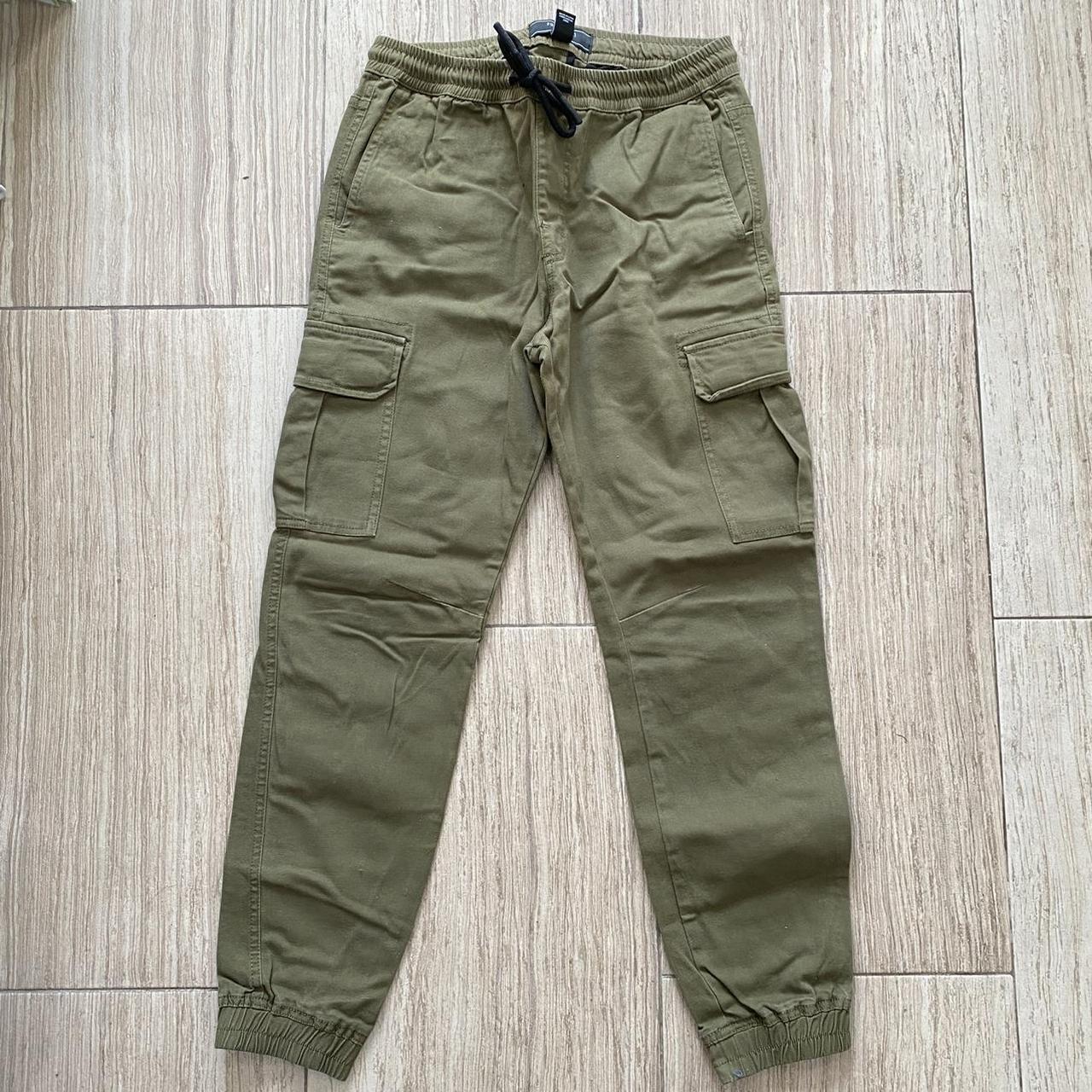 Forever 21 Cargo Pants. Camo Olive Green! Men’s Size... Depop