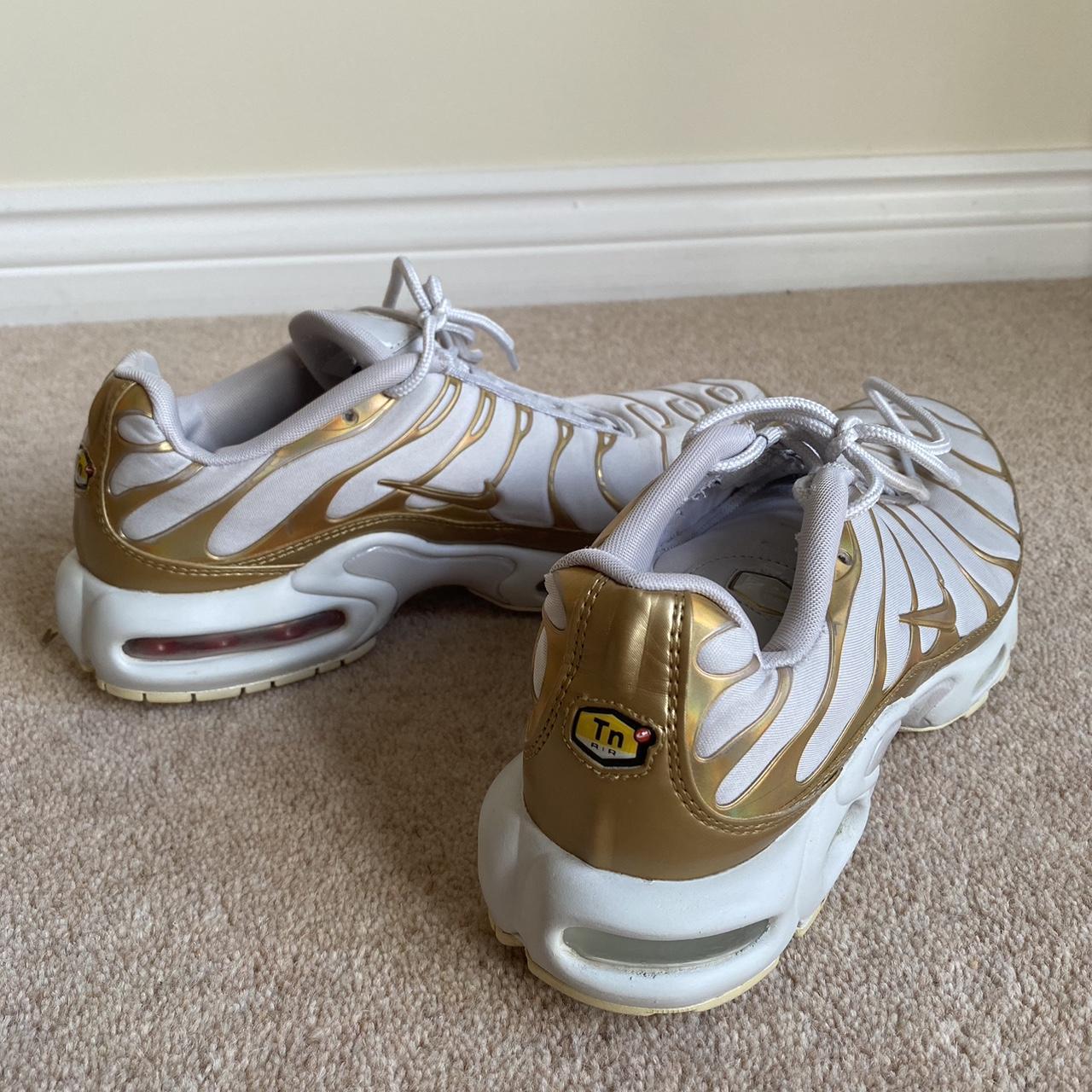 tns gold and black