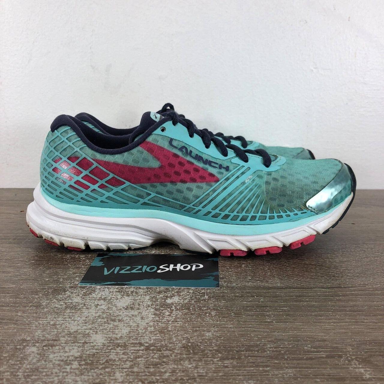 Brooks launch store 3 pink