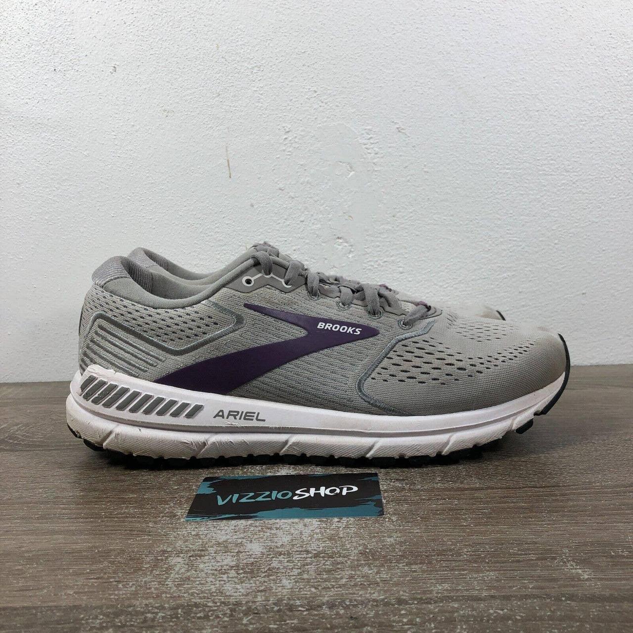 Brooks store ariel trainers