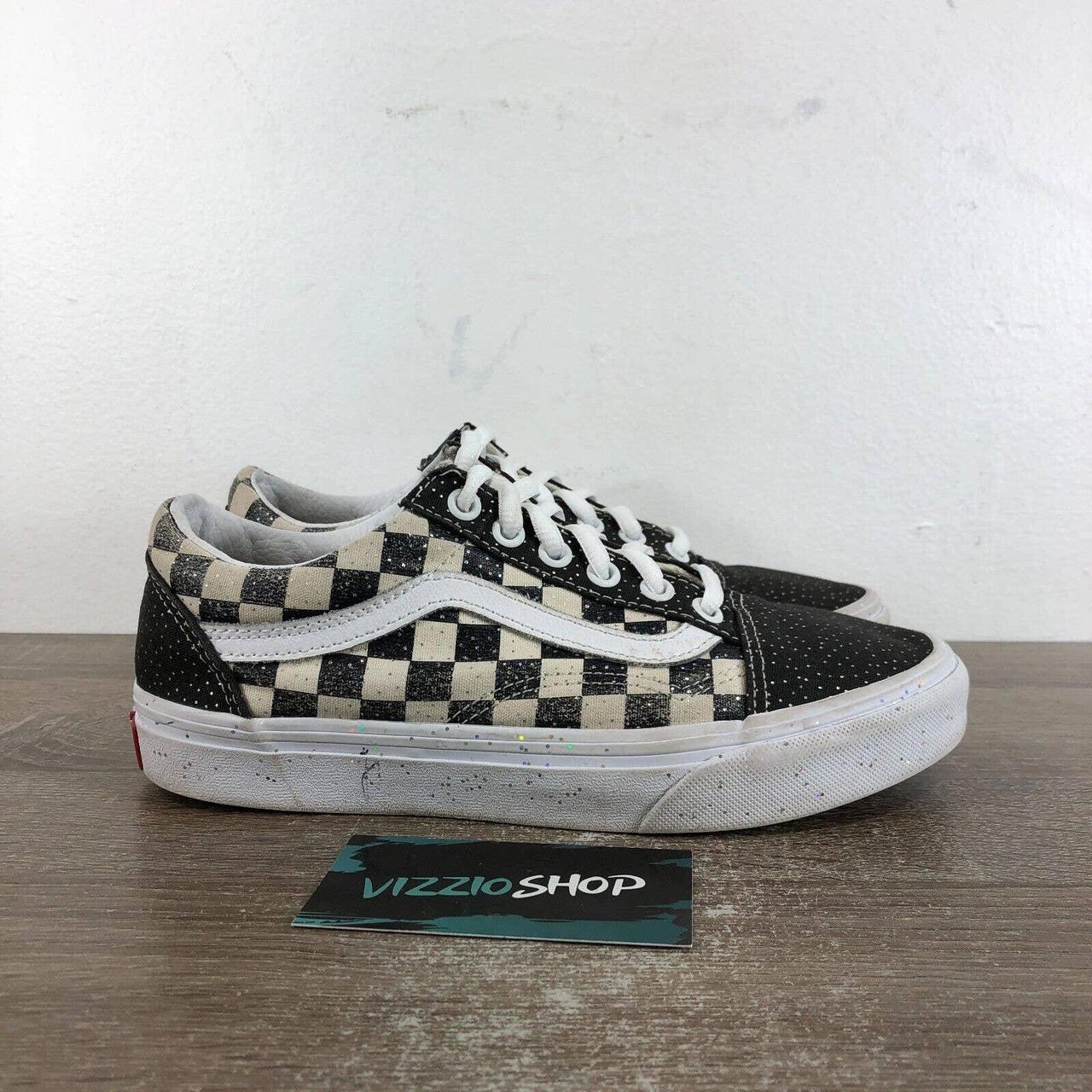 Vans old skool on sale black and white checkered