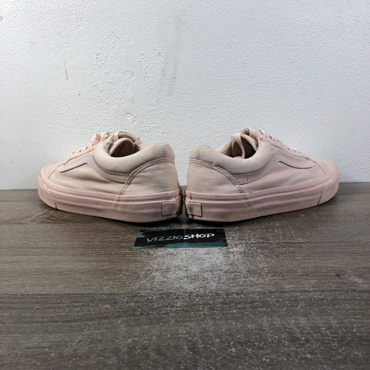 Pink 2024 mono vans