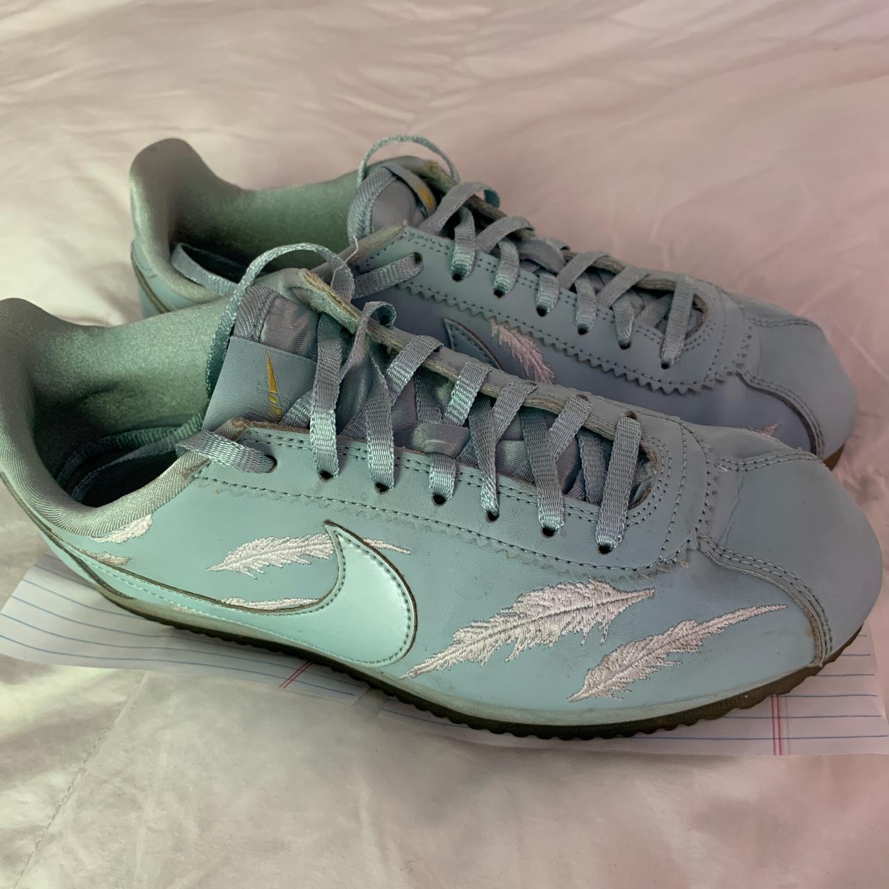 Nike Women's Blue Trainers Depop