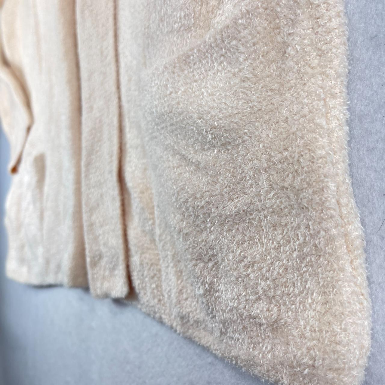 Barefoot Dreams Women’s Cream and Pink Cardigan | Depop