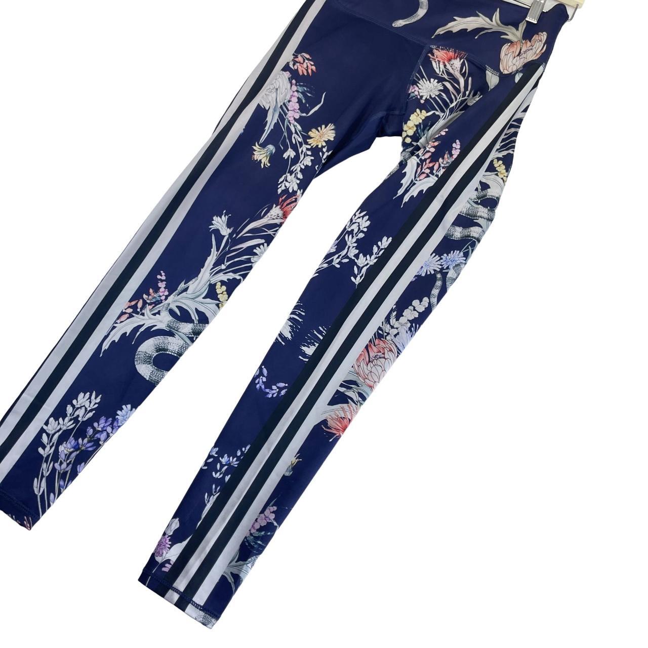 Women's Navy Leggings Depop