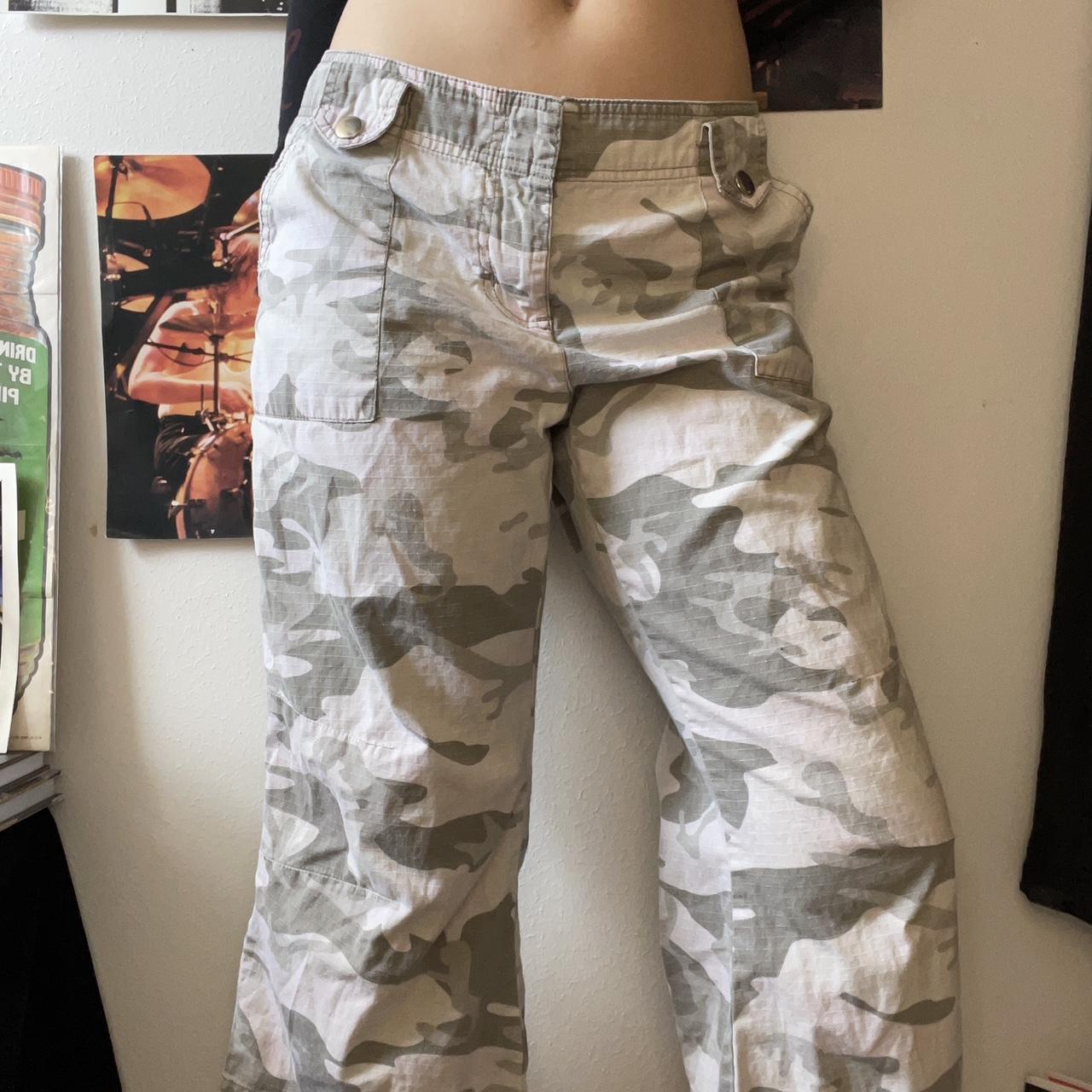 y2k camo capris! these beauties are SO SO cute and... - Depop