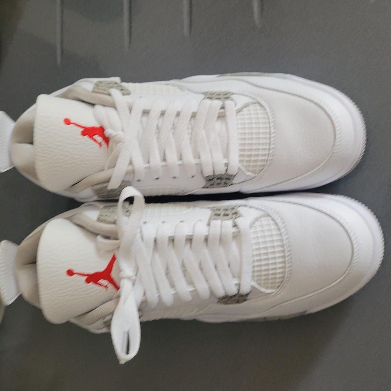 size 9.5 jordan 4