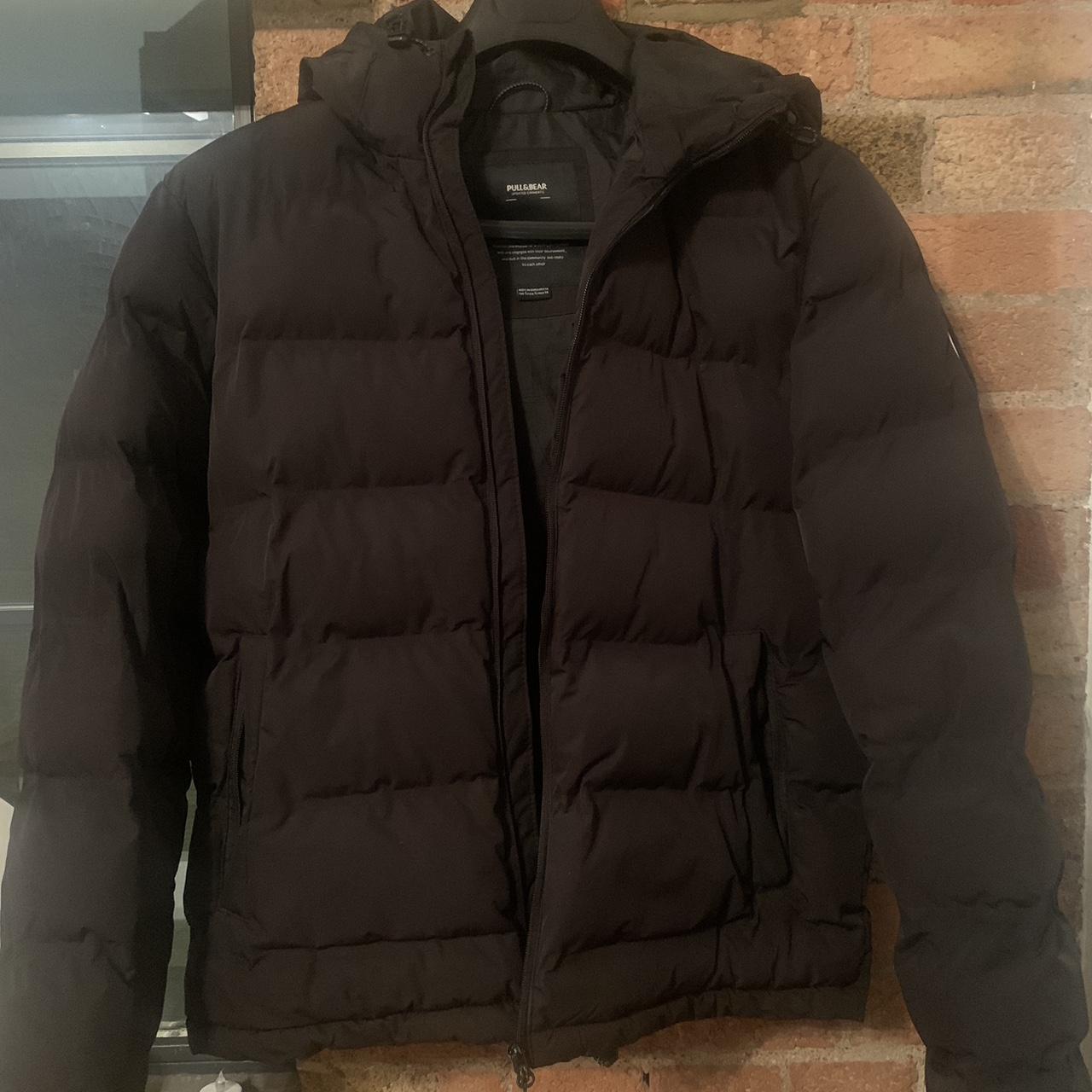 Pull&Bear winter coat with hood Medium - Depop