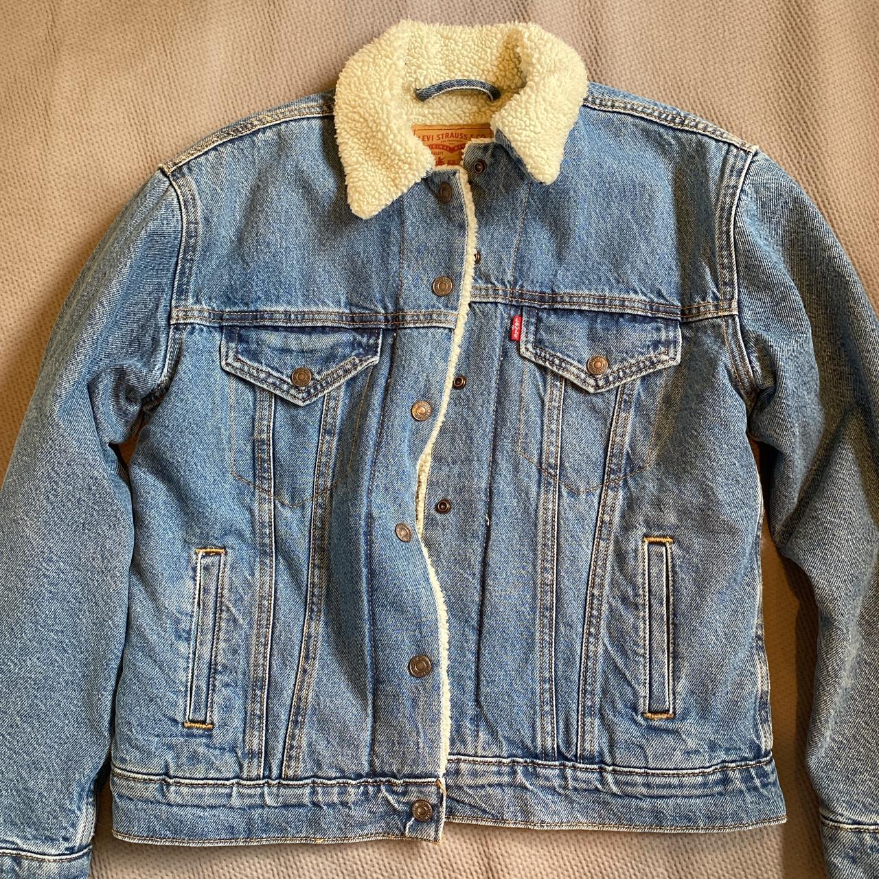 Levi’s fleece lined denim jacket size small. In... - Depop