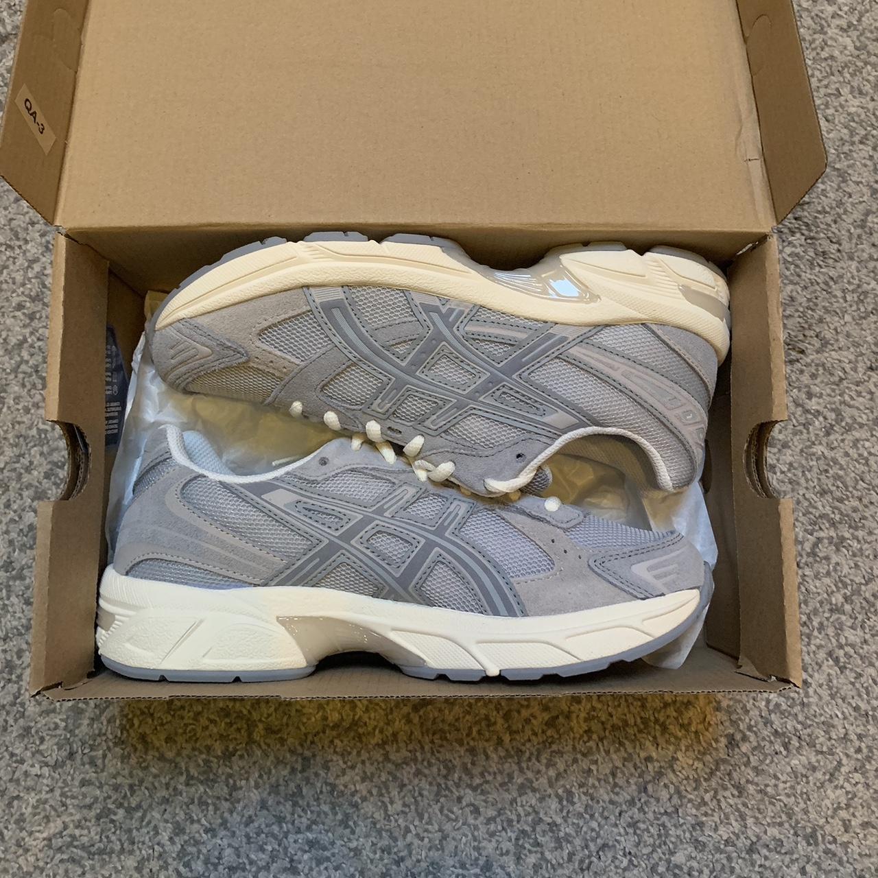 Asics trainers hot sale size 4.5