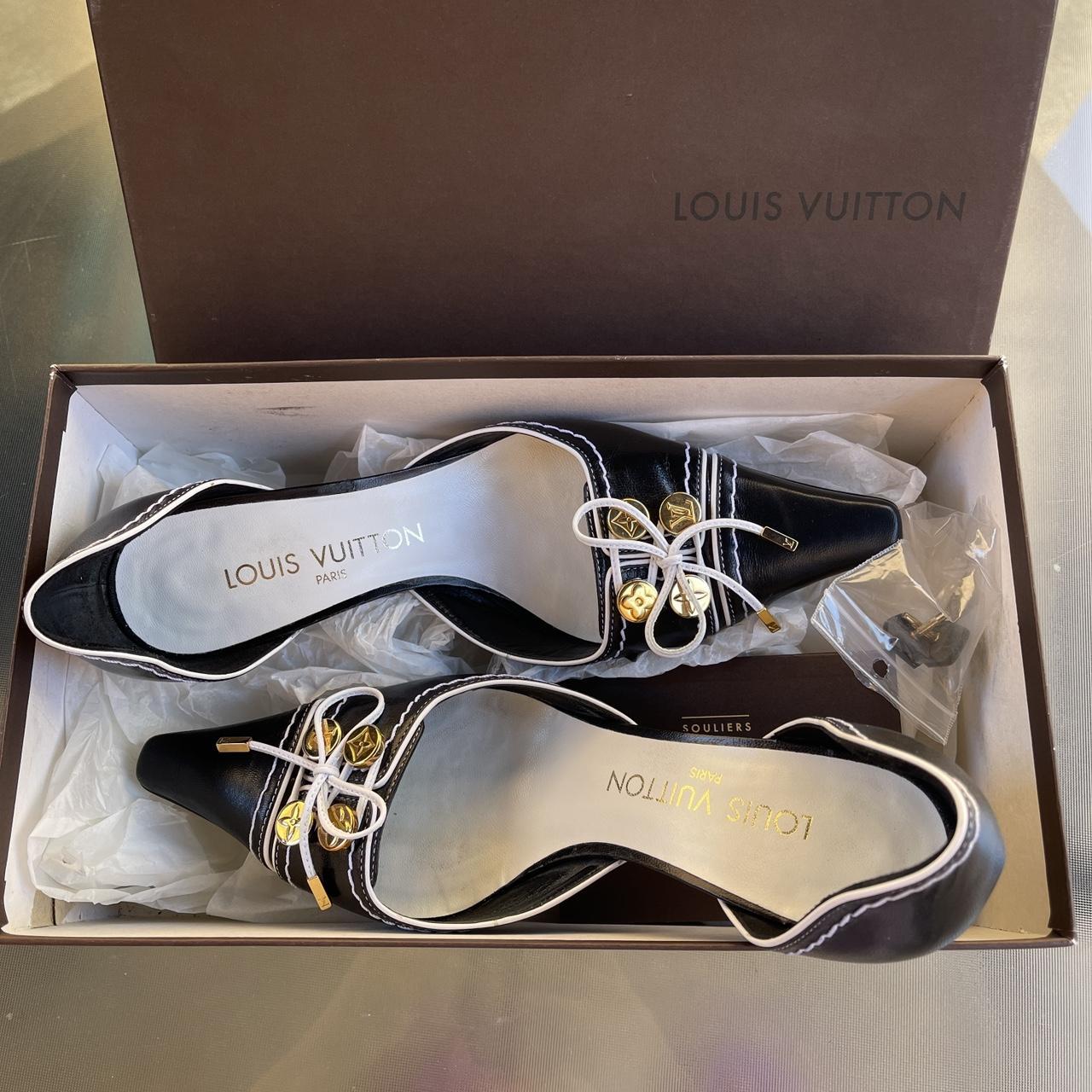 AUTHENTIC LOUIS VUITTON SANDALS comes with box and - Depop