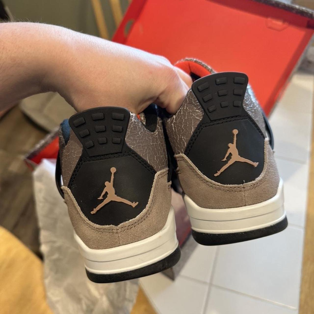 airjordan4 taupe