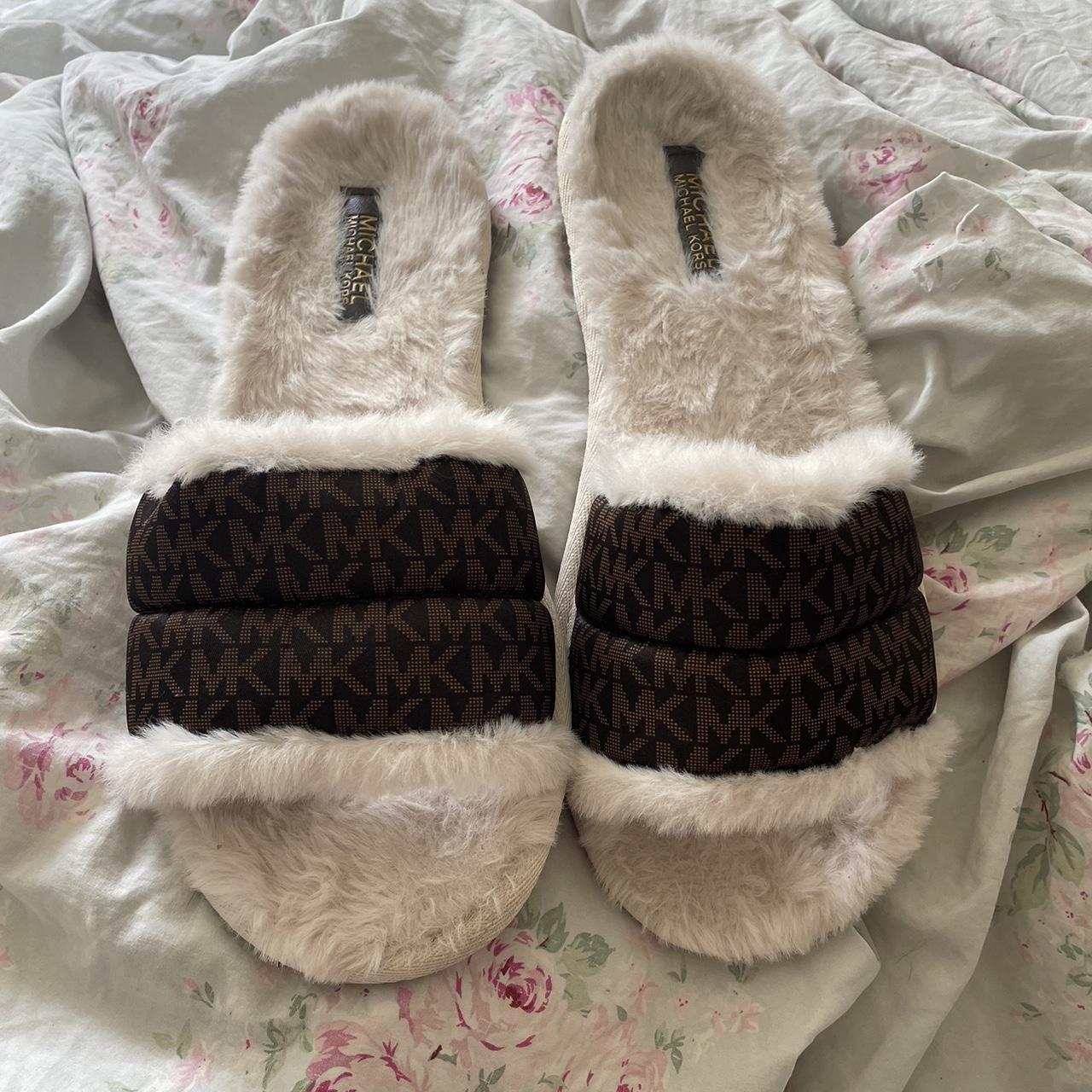 Michael kors best sale fuzzy slides