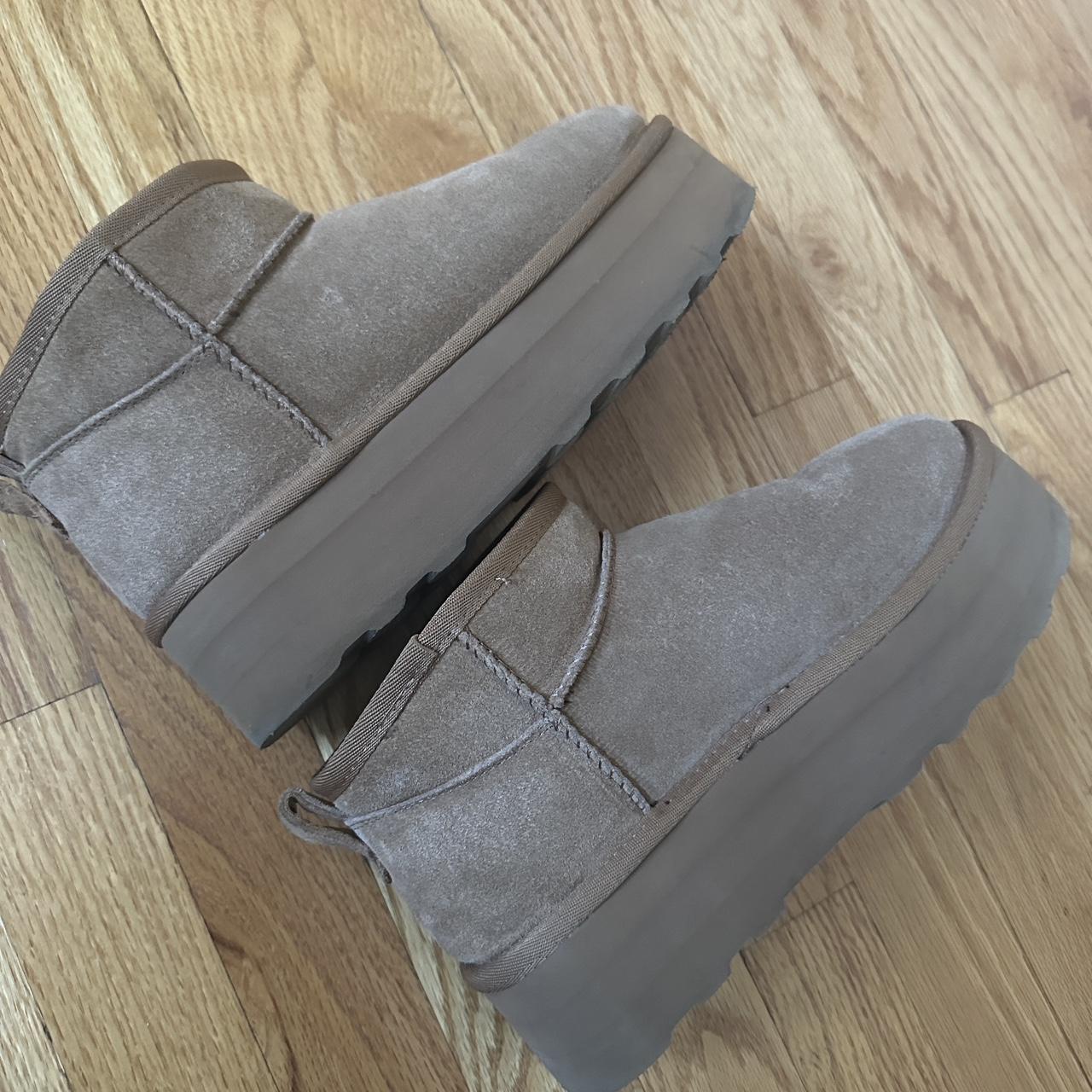 Cushionaire ultra mini platform Ugg boots size 7.5... Depop