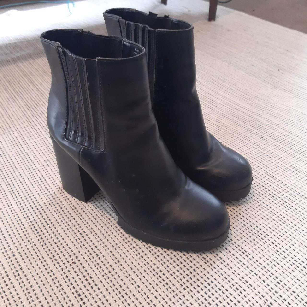 Pull&Bear Women's Black Boots | Depop