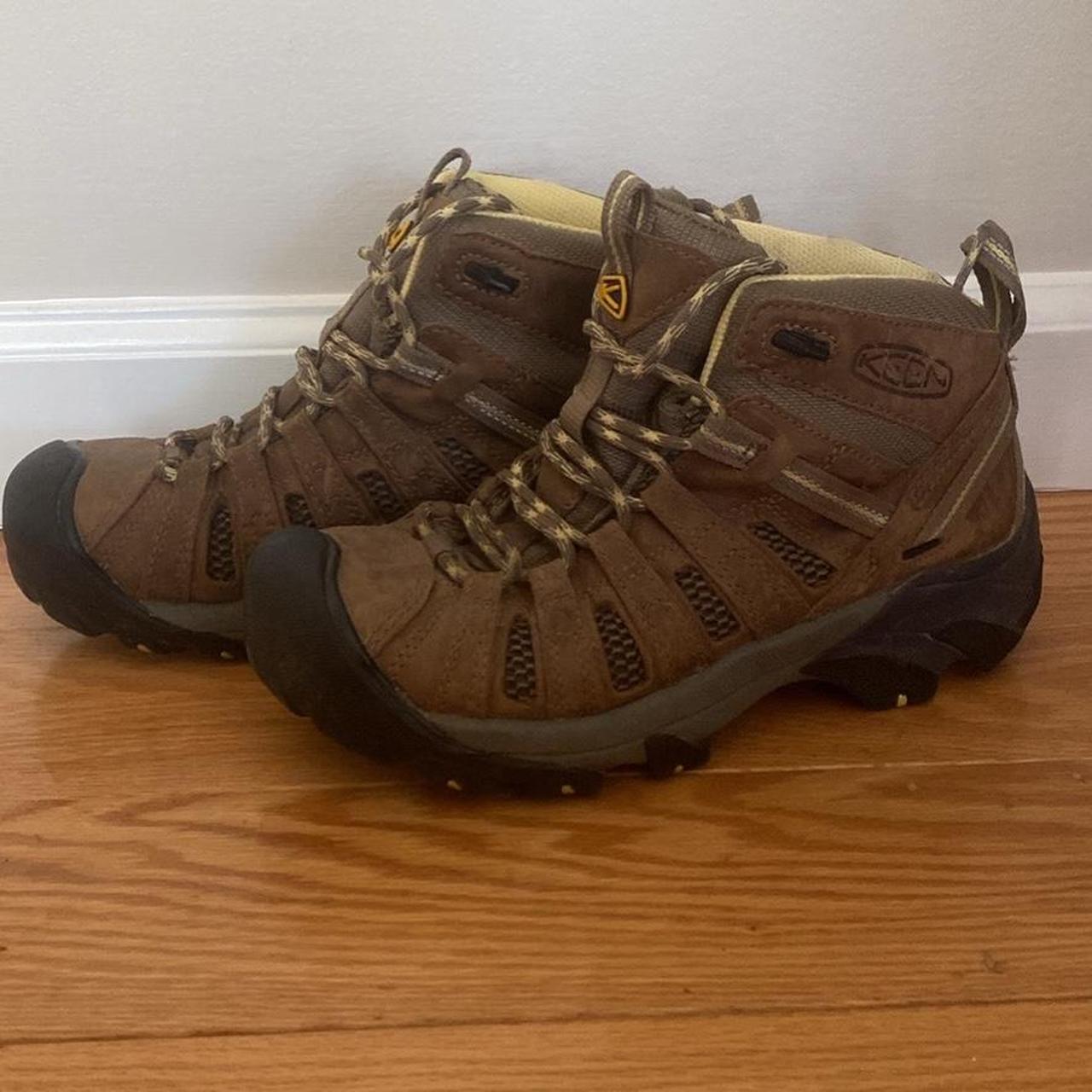 keens mens hiking boots