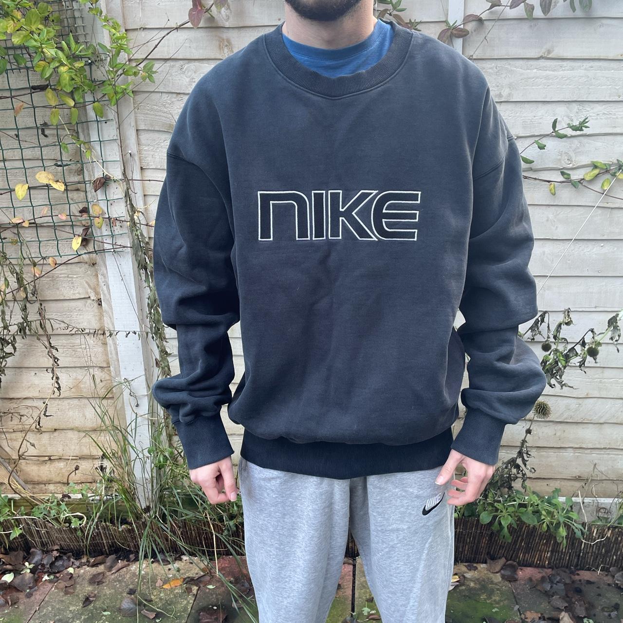 nike sweatshirt mens small