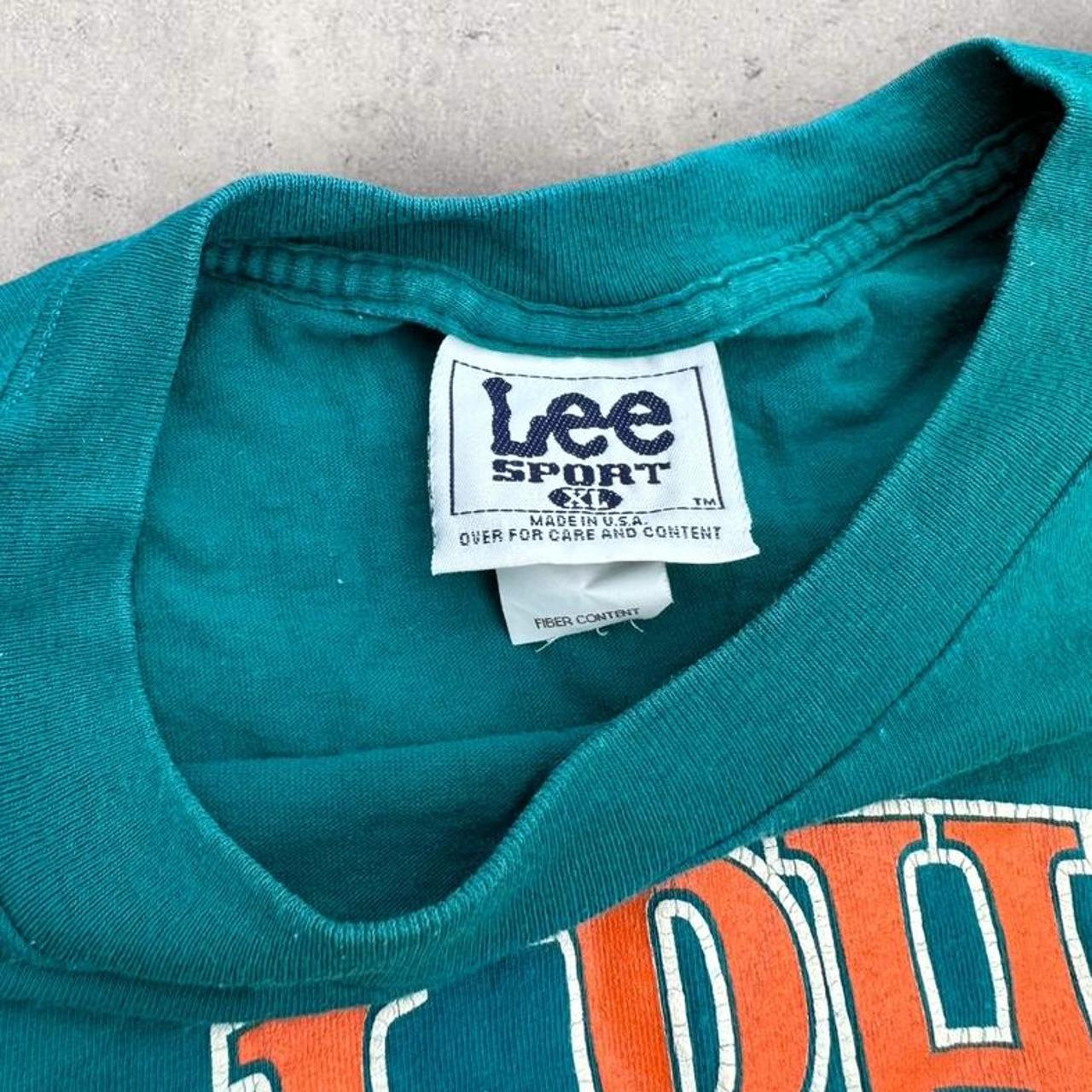 Lee Men's Green and Blue T-shirt | Depop