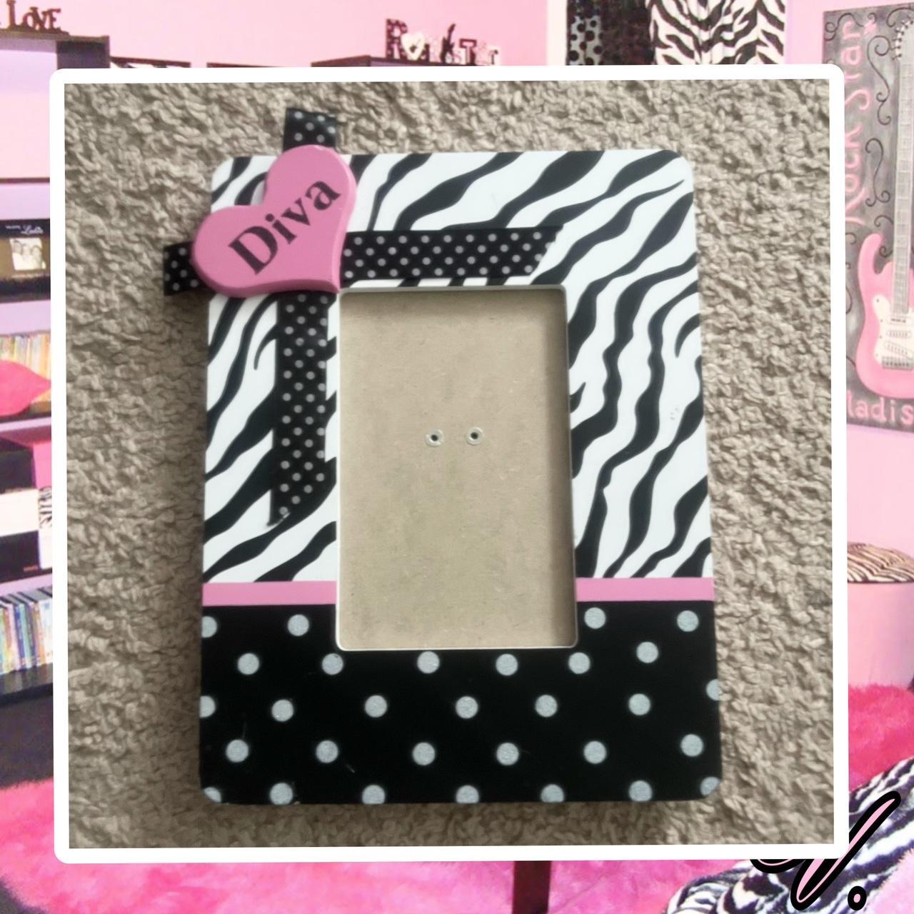 🧁🎀🧸 ౨ৎ 2010 zebra print diva photo frame ౨ৎ🧸🎀🧁 Depop