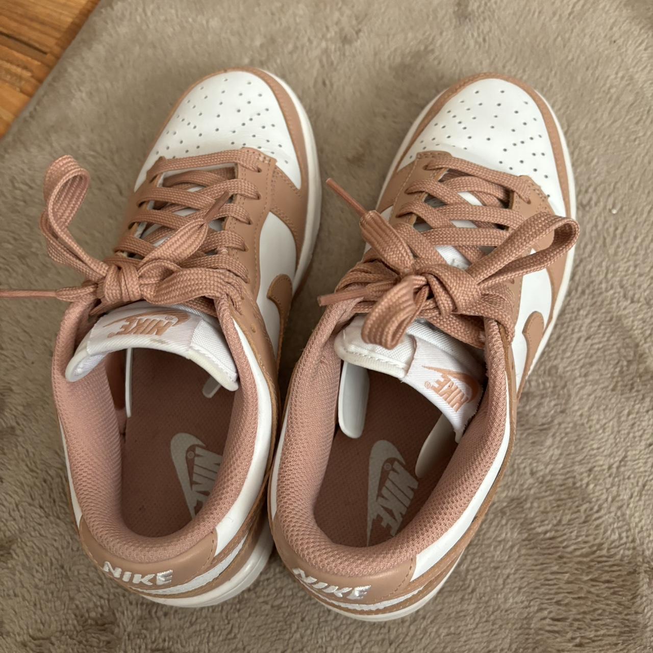 nude nike dunk