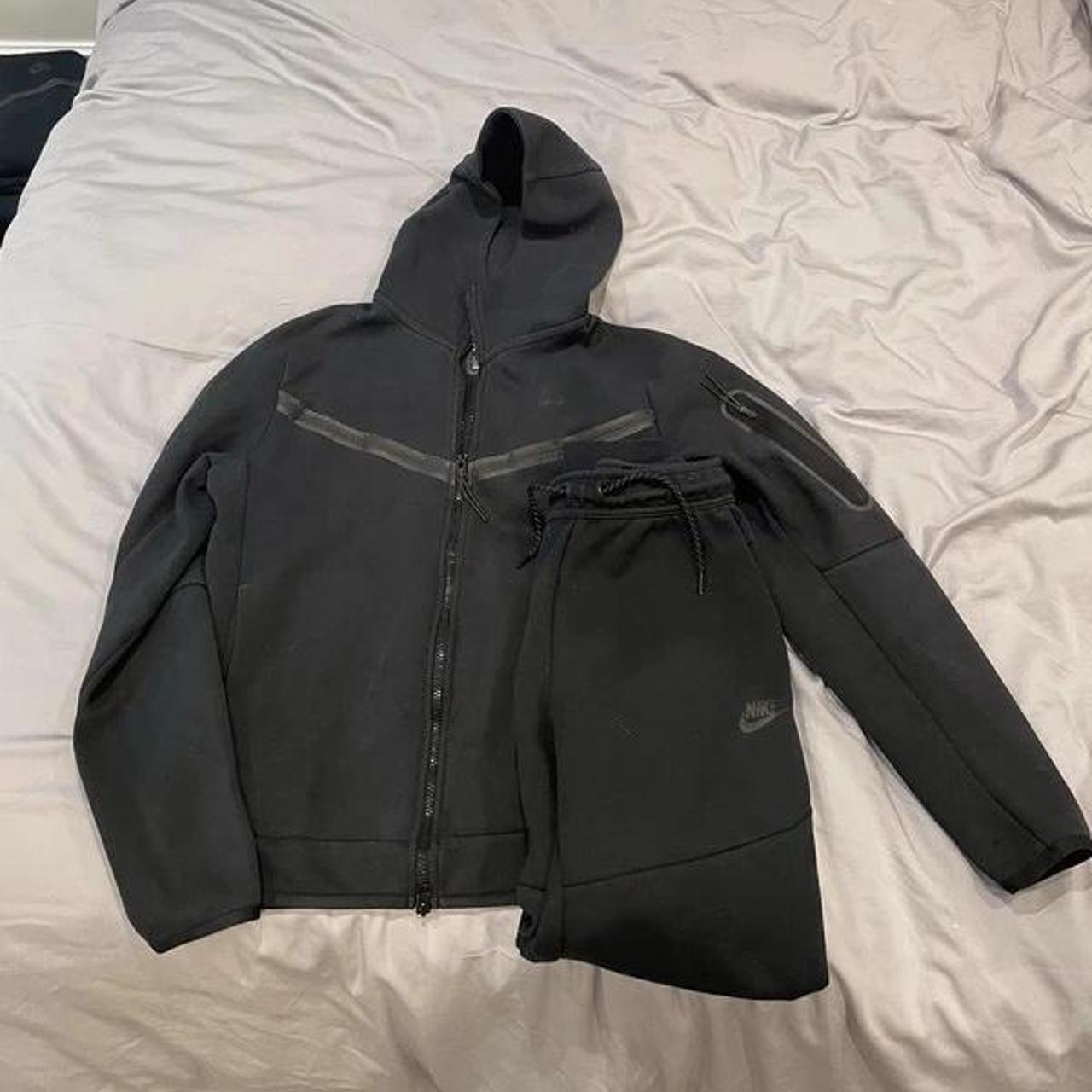 black nike tracksuit hoodie