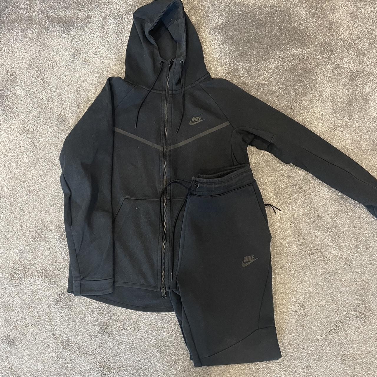 black nike tracksuit hoodie
