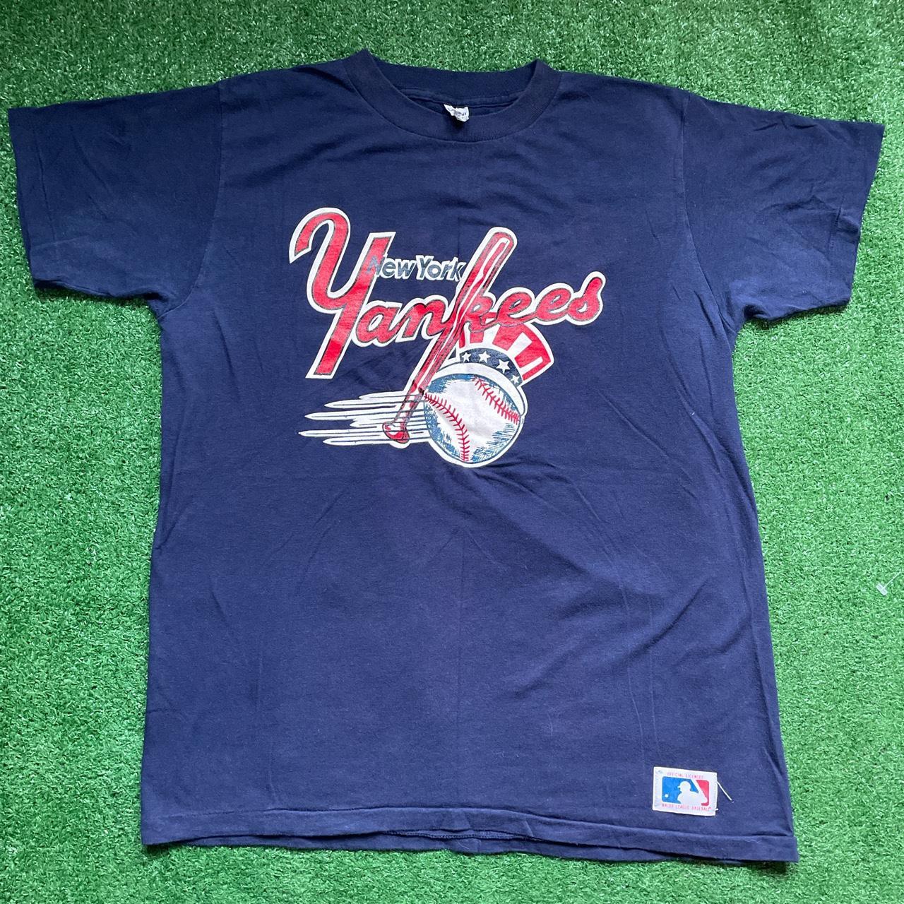 Yankees vintage cropped t-shirt #yankees #croptop - Depop