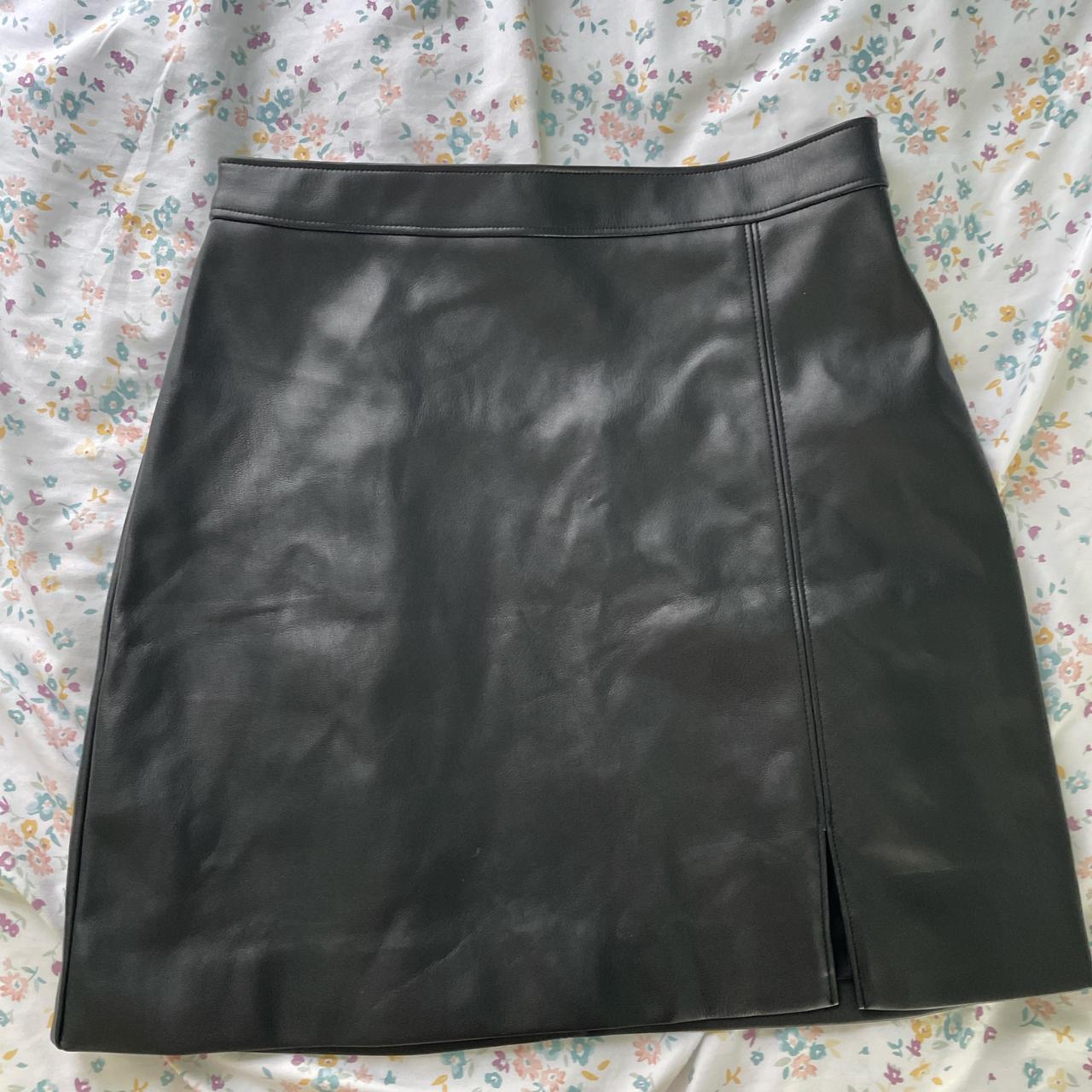 Black leather skirt hollister best sale