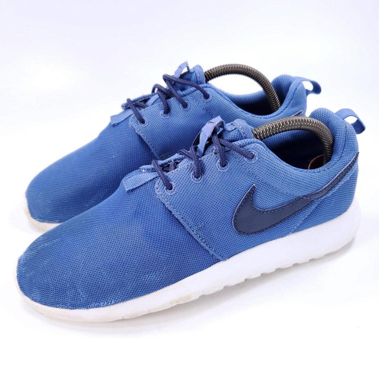 Roshe one blue top and white