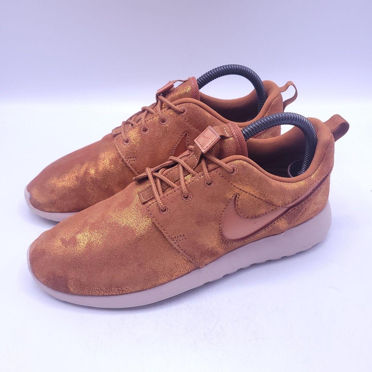 Nike roshe one premium women's shoe best sale