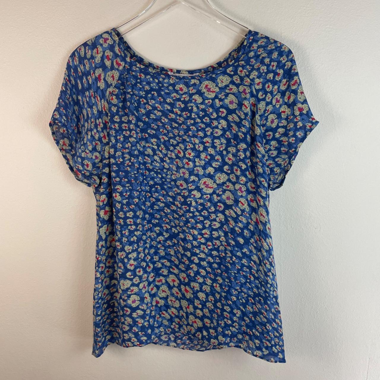 Cabi Floral Crossover Button Back Detail Top #299.... - Depop