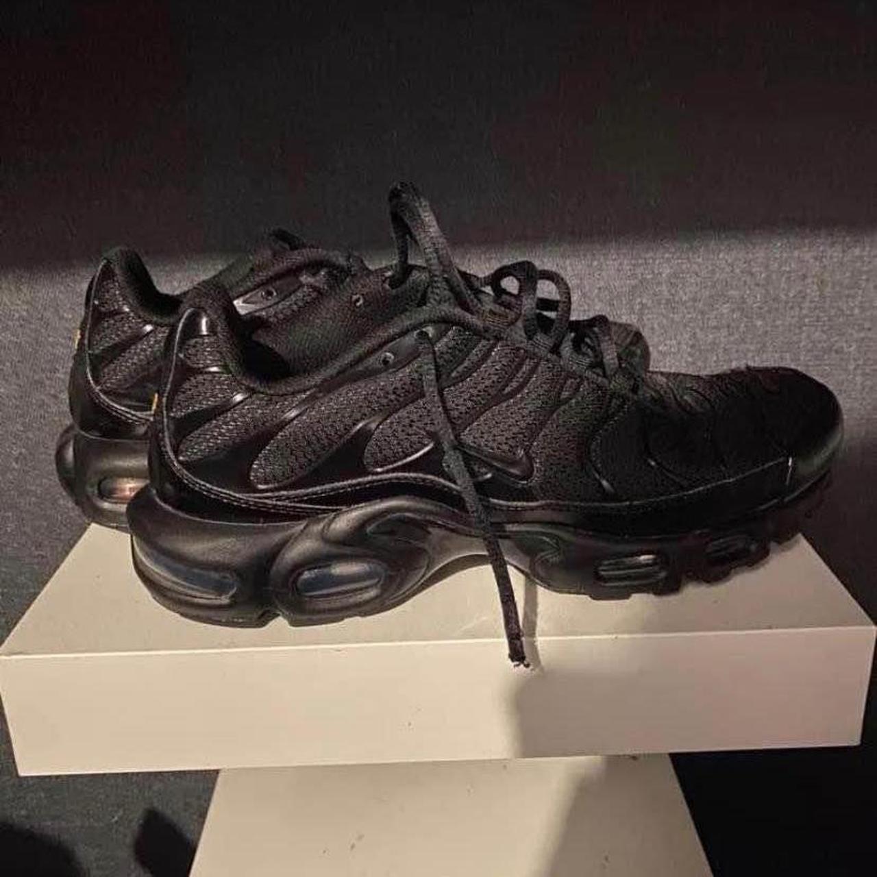 nike tns black size 6