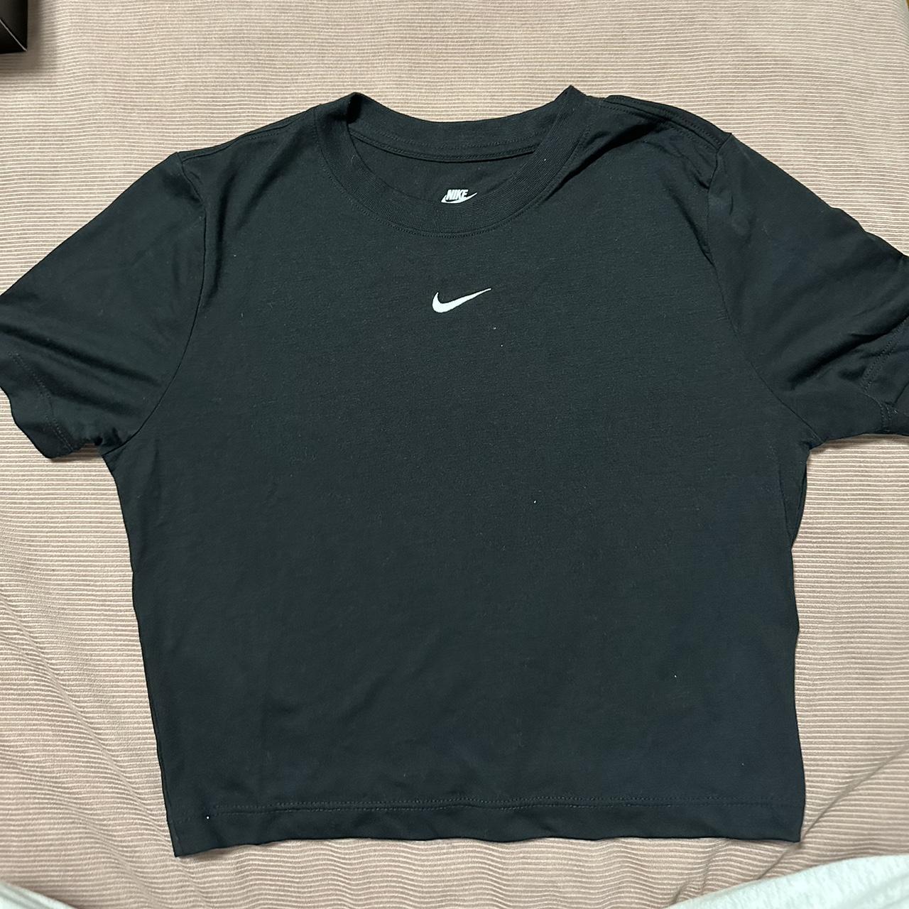 Nike t shirt Worn a few times #nike #tshirt... - Depop