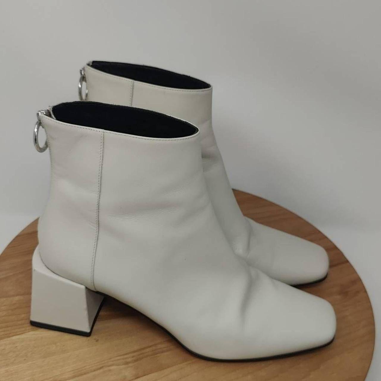 Via Spiga newest White Leather Block Heel Ankle Booties