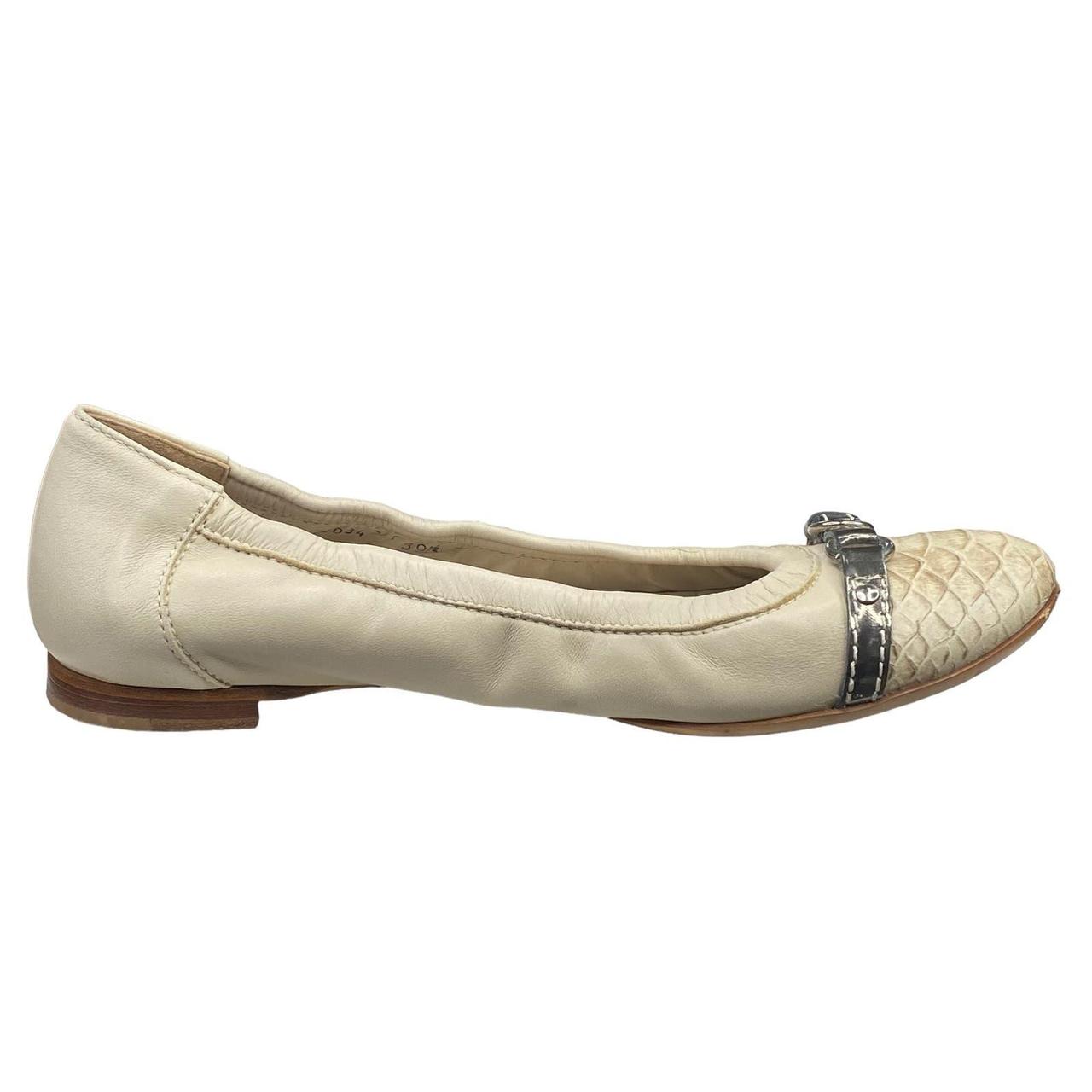 AGL Women s Monika Cream Leather Slip On Flats Size Depop