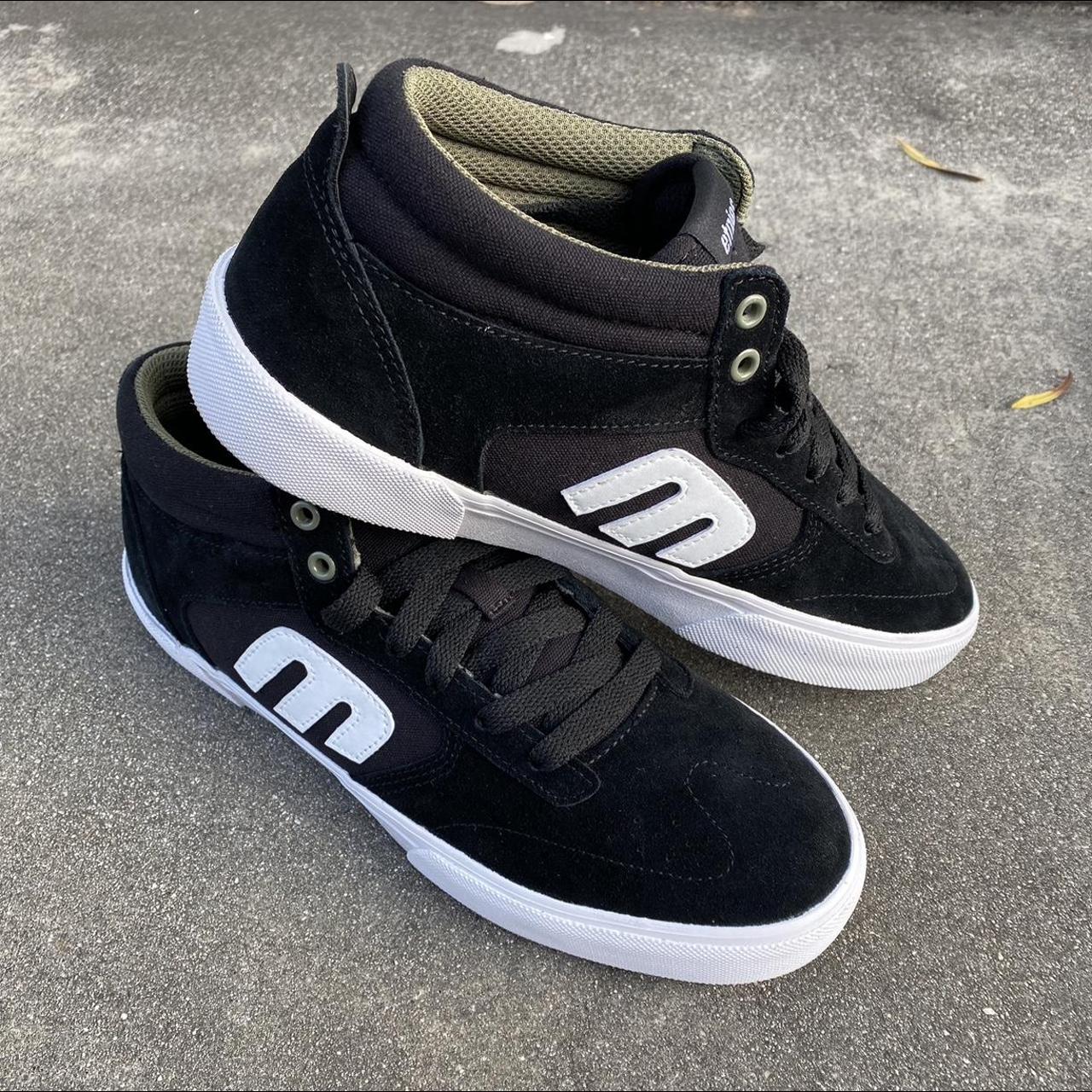 Etnies Men's Black and White Trainers (4)
