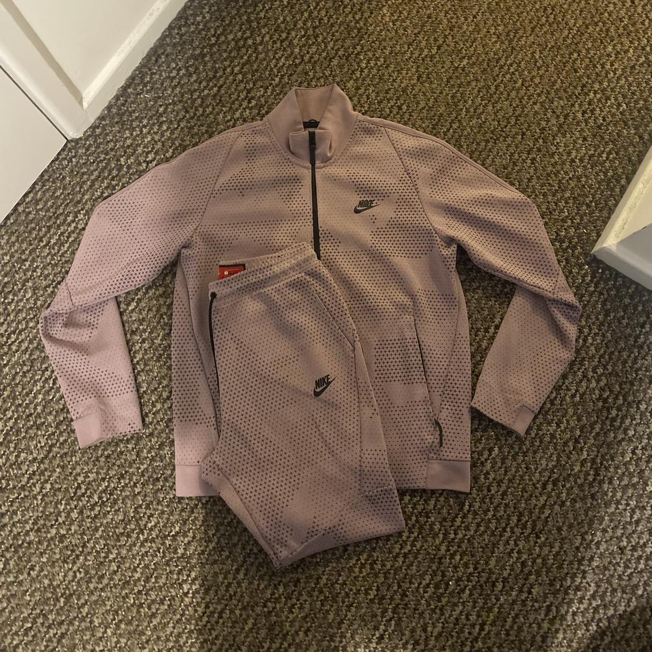 nike pink sweater mens