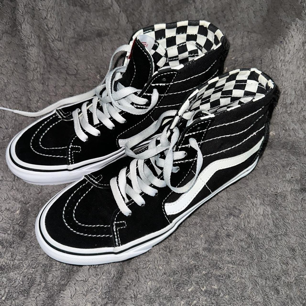 Vans Women's Black and White Trainers | Depop