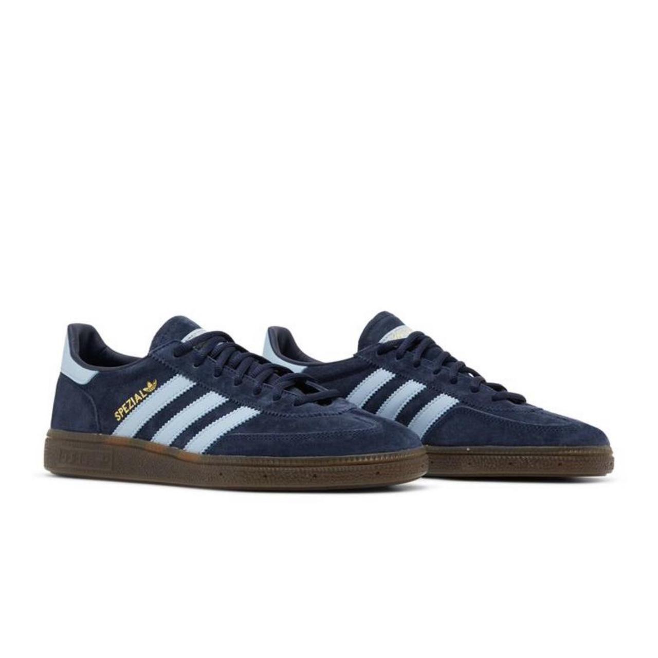 Adidas Men's Navy and White Trainers | Depop