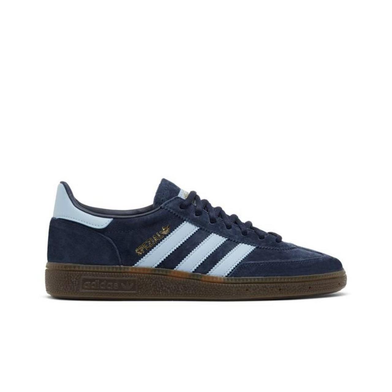 Adidas Men's Navy and White Trainers | Depop