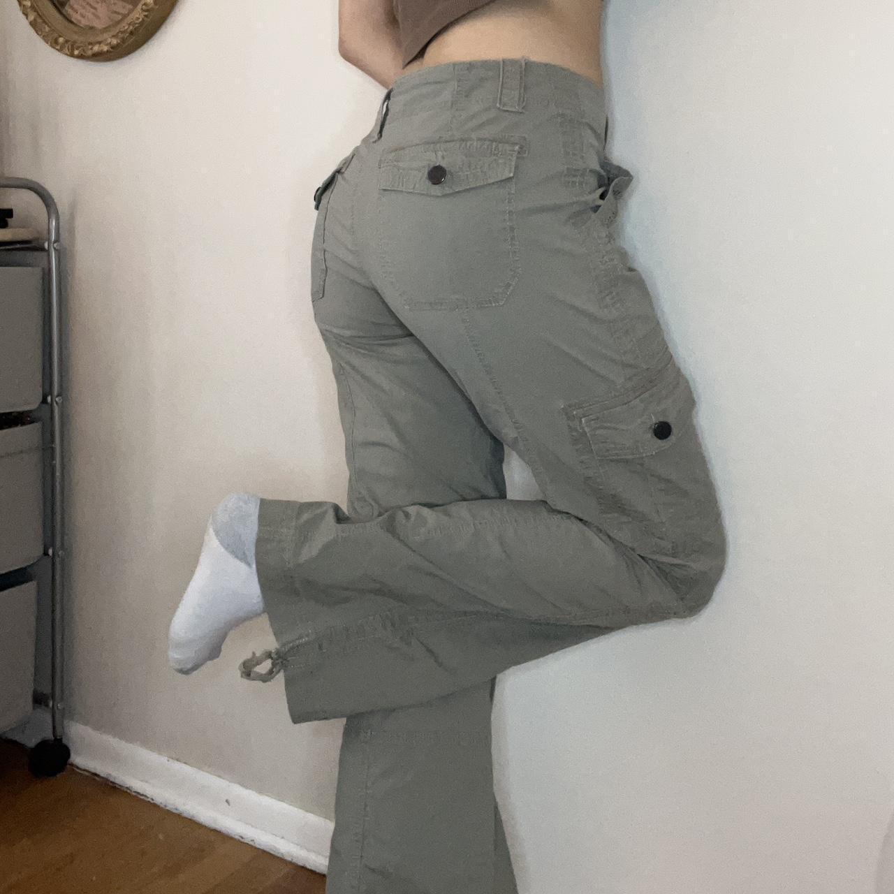 🌸Y2K 90S BAGGY SKATER CARGO PANTS🌸 size labeled... Depop