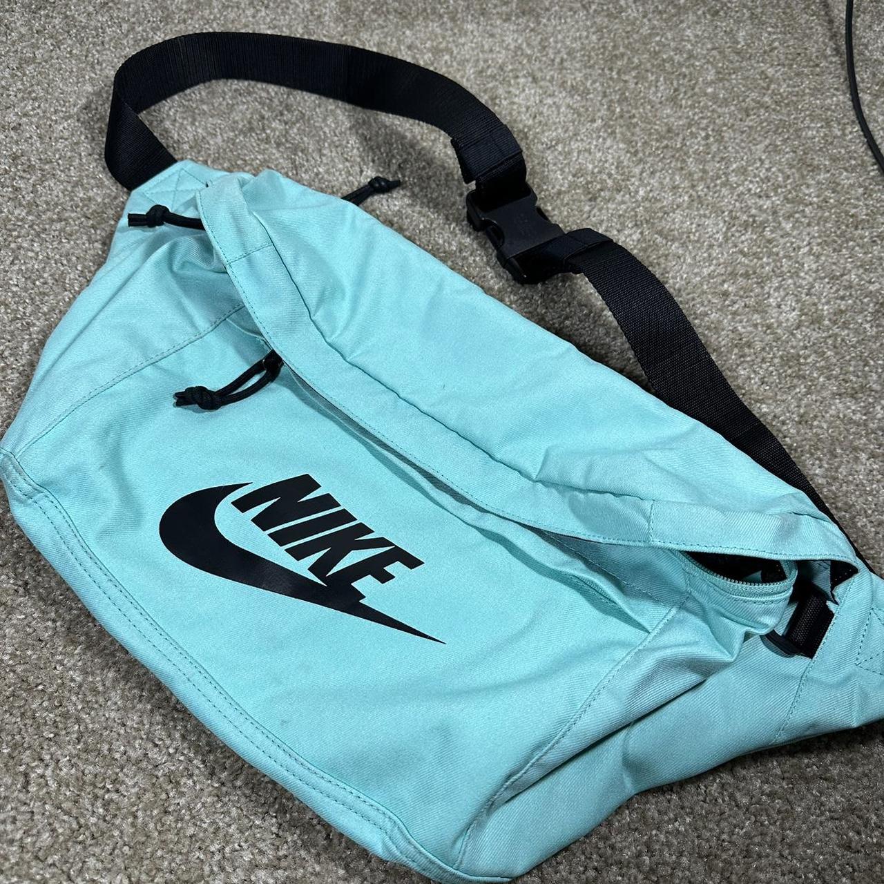 Nike Heritage fanny pack in blue