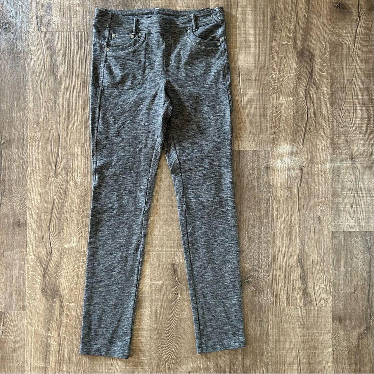 KUHL Womens Mova Pants Short Relaxed Fit Gray. SIze - Depop