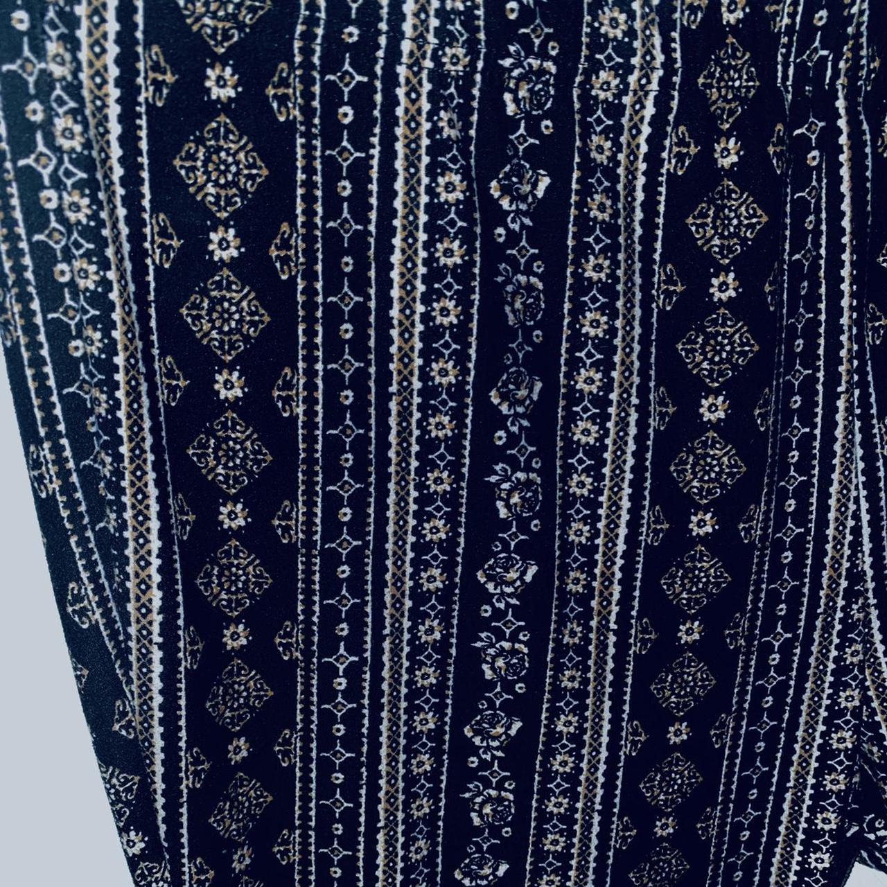 No Boundaries Women's multi Trousers (3)