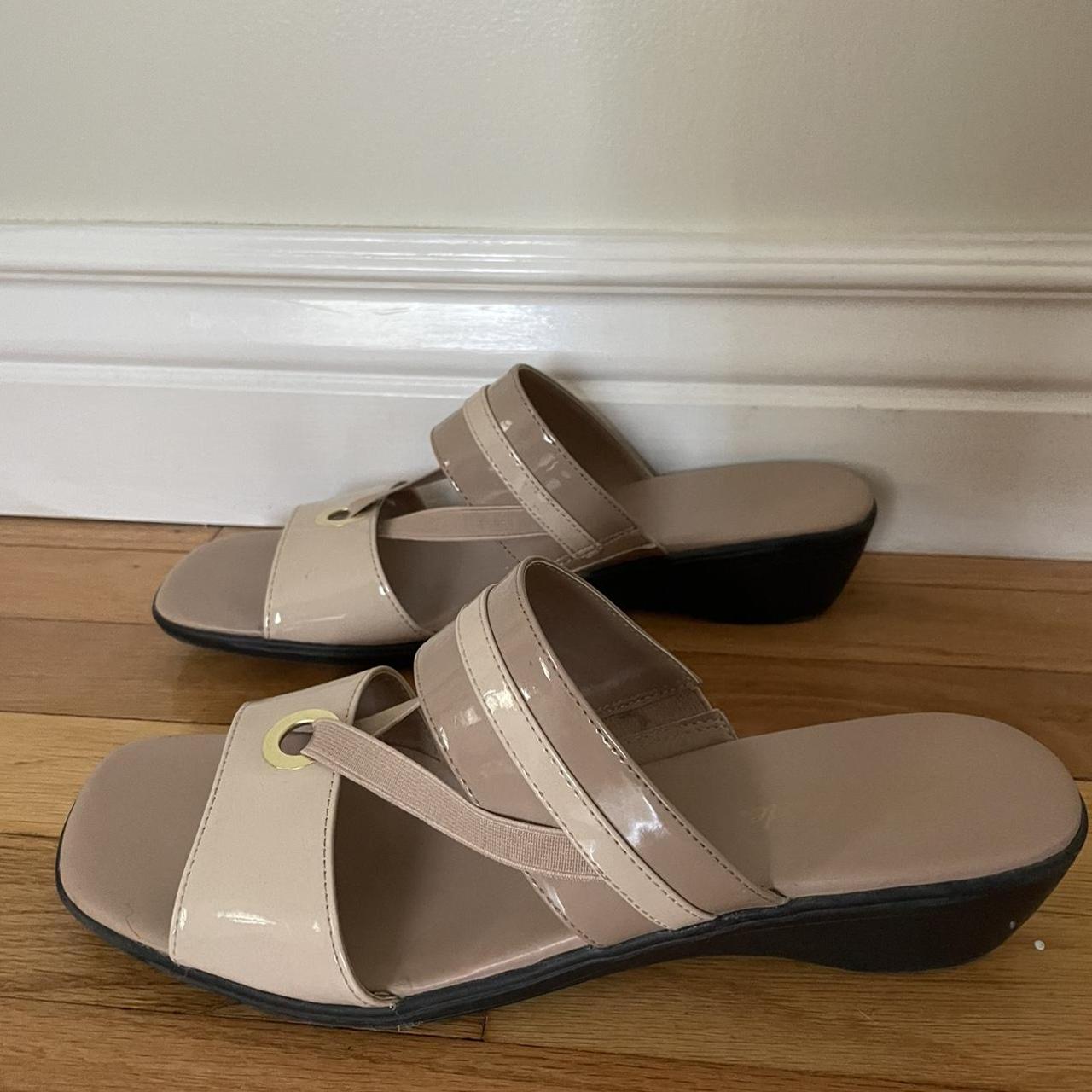 Lifestride silver hot sale sandals