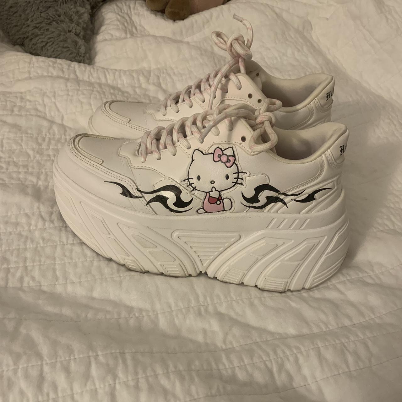 bershka hello kitty platforms