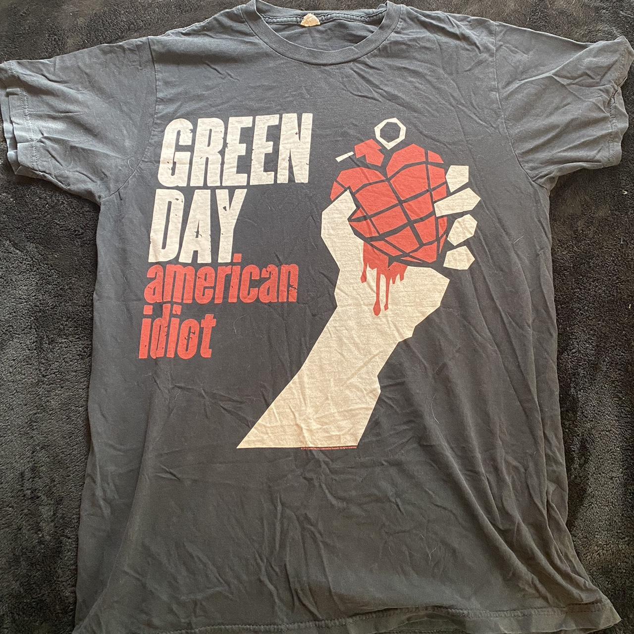 old hot topic greenday shirt :) i've had this shirt - Depop
