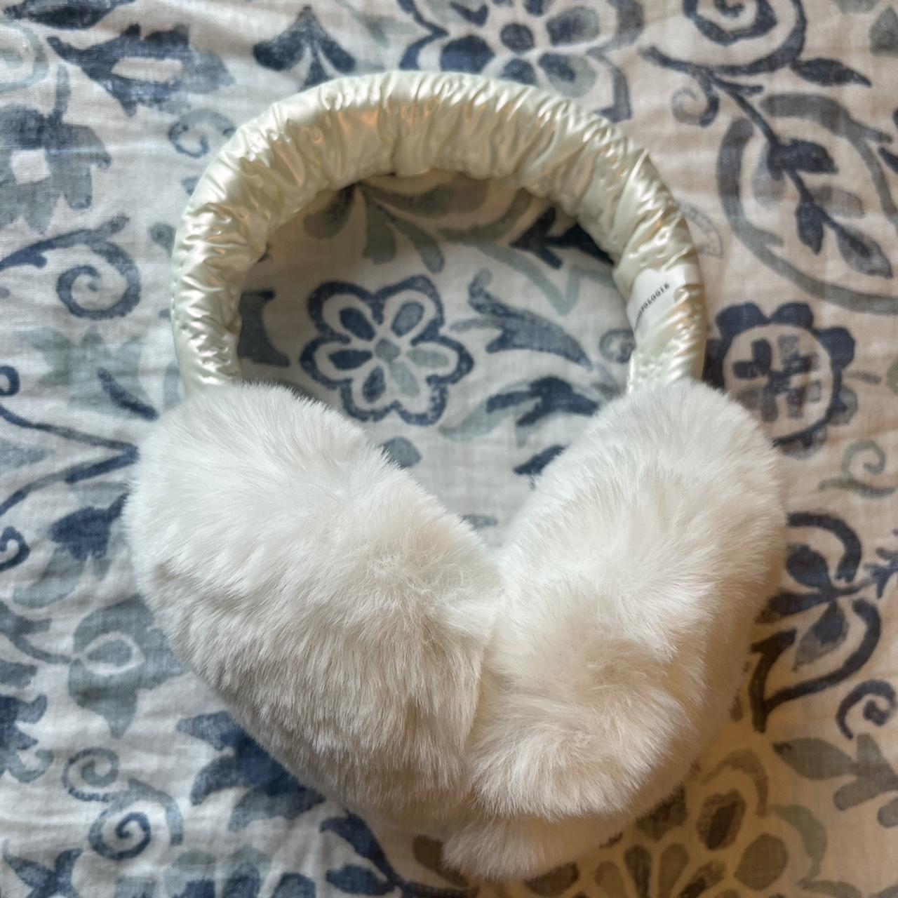 Anthropologie fuzzy white earmuffs, with tag never worn Depop