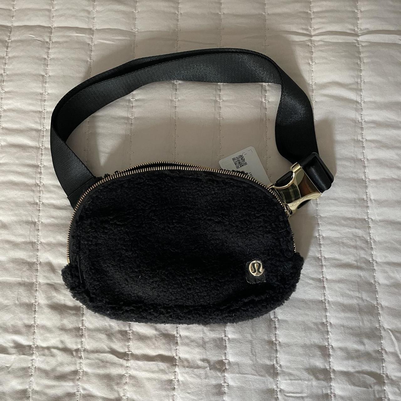 NWT LULULEMON FLEECE EVERYWHERE BELT purchases BAG