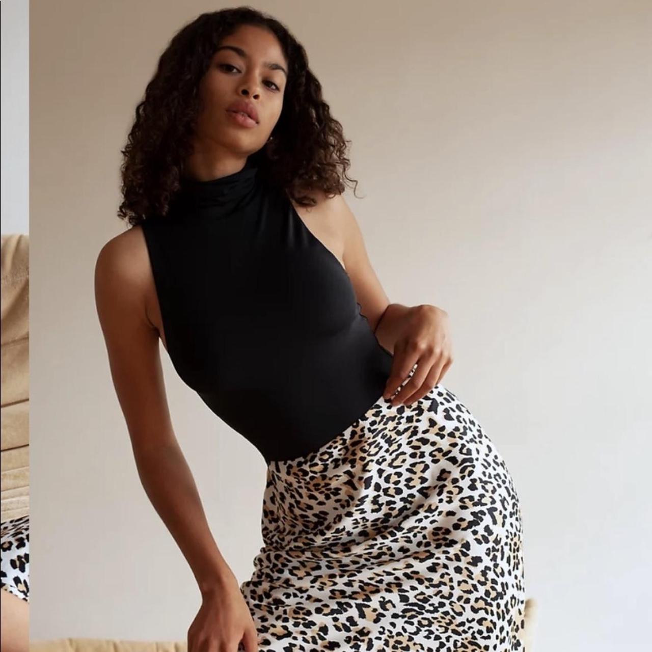 Aritzia Babaton Mini Slip Skirt Size 0,